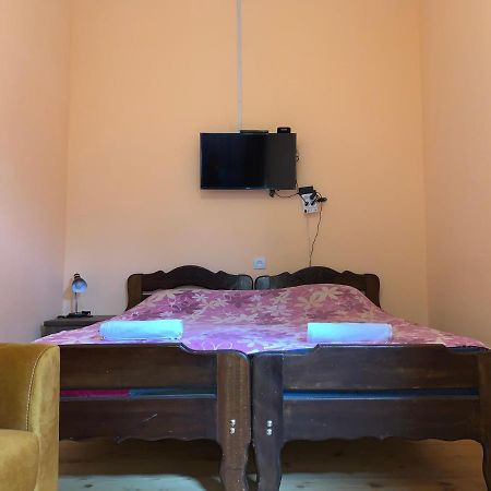 Hotel Kakhaberi Tetritskaro Esterno foto