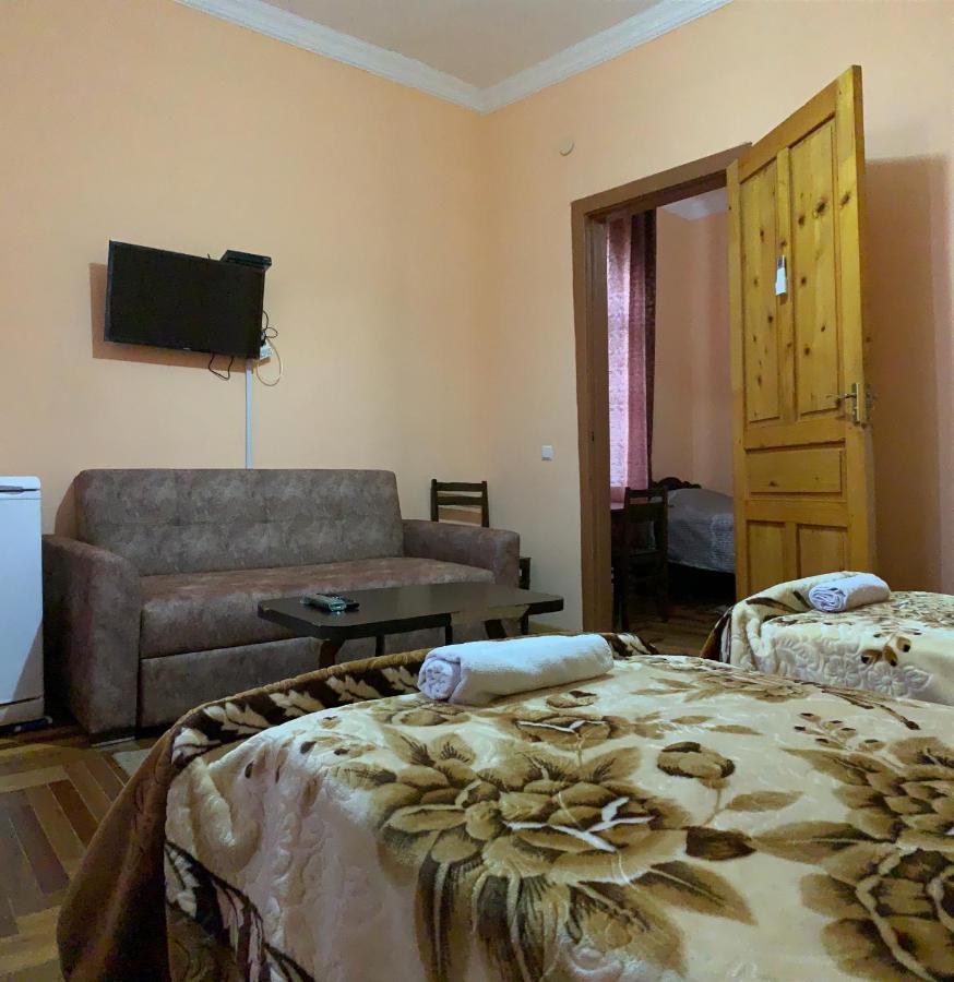 Hotel Kakhaberi Tetritskaro Esterno foto