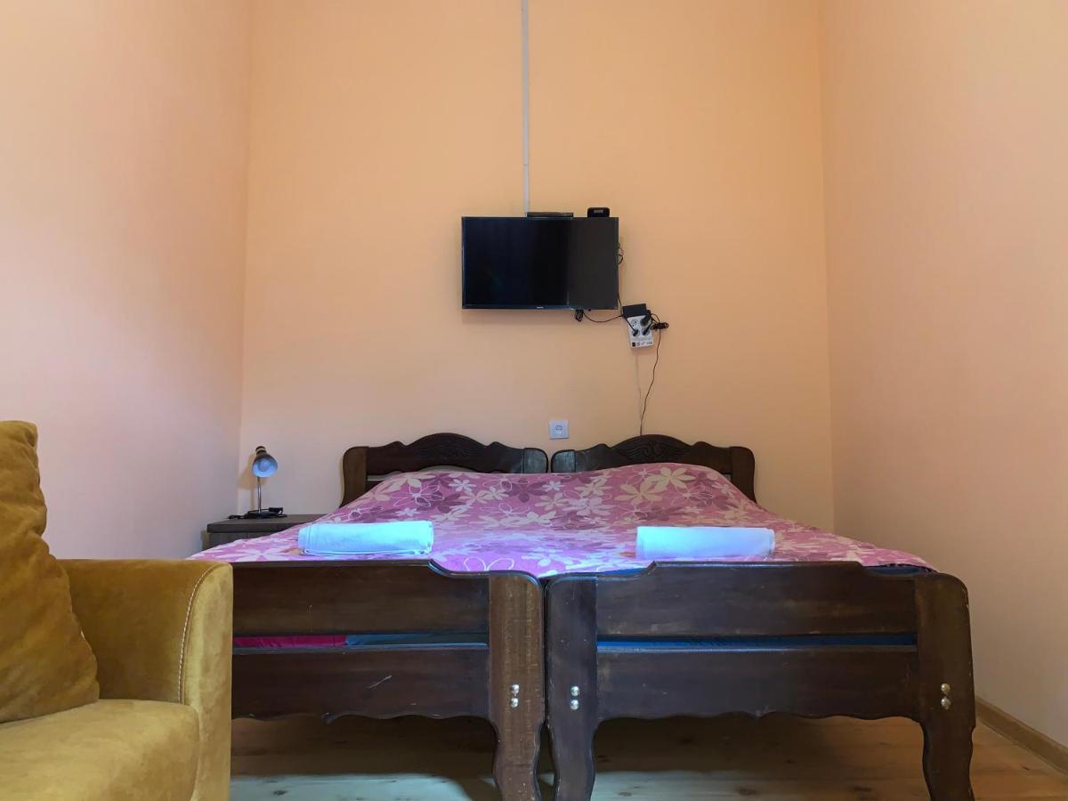 Hotel Kakhaberi Tetritskaro Esterno foto