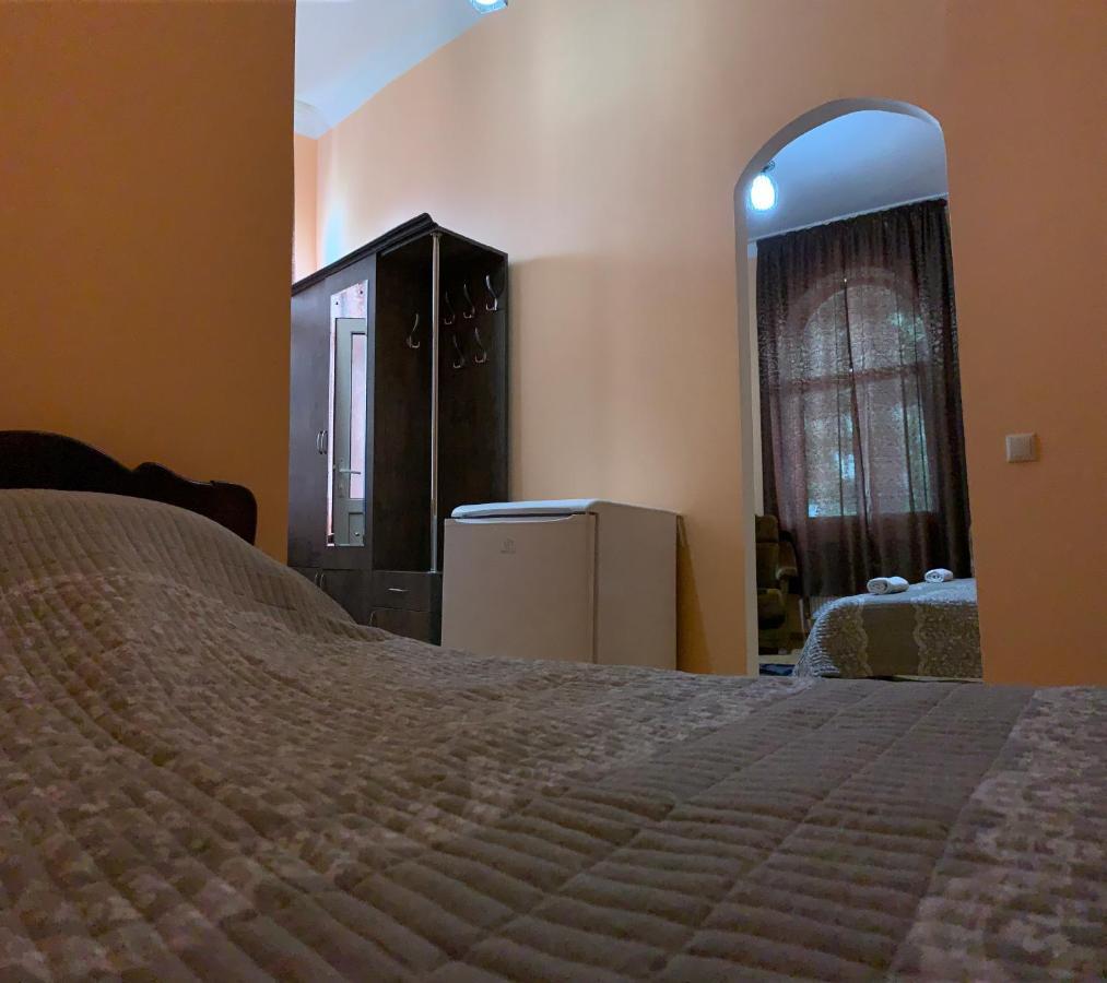 Hotel Kakhaberi Tetritskaro Esterno foto