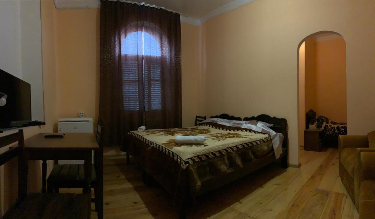 Hotel Kakhaberi Tetritskaro Esterno foto