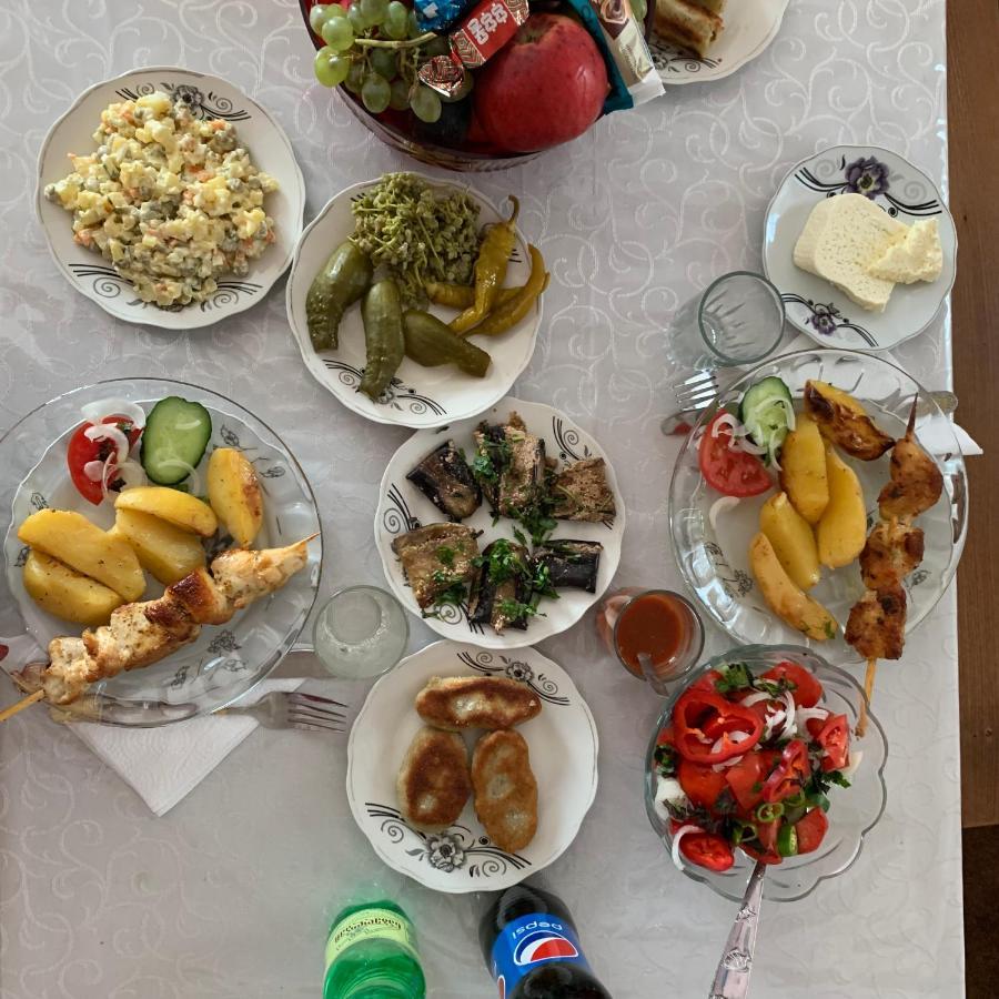 Hotel Kakhaberi Tetritskaro Esterno foto