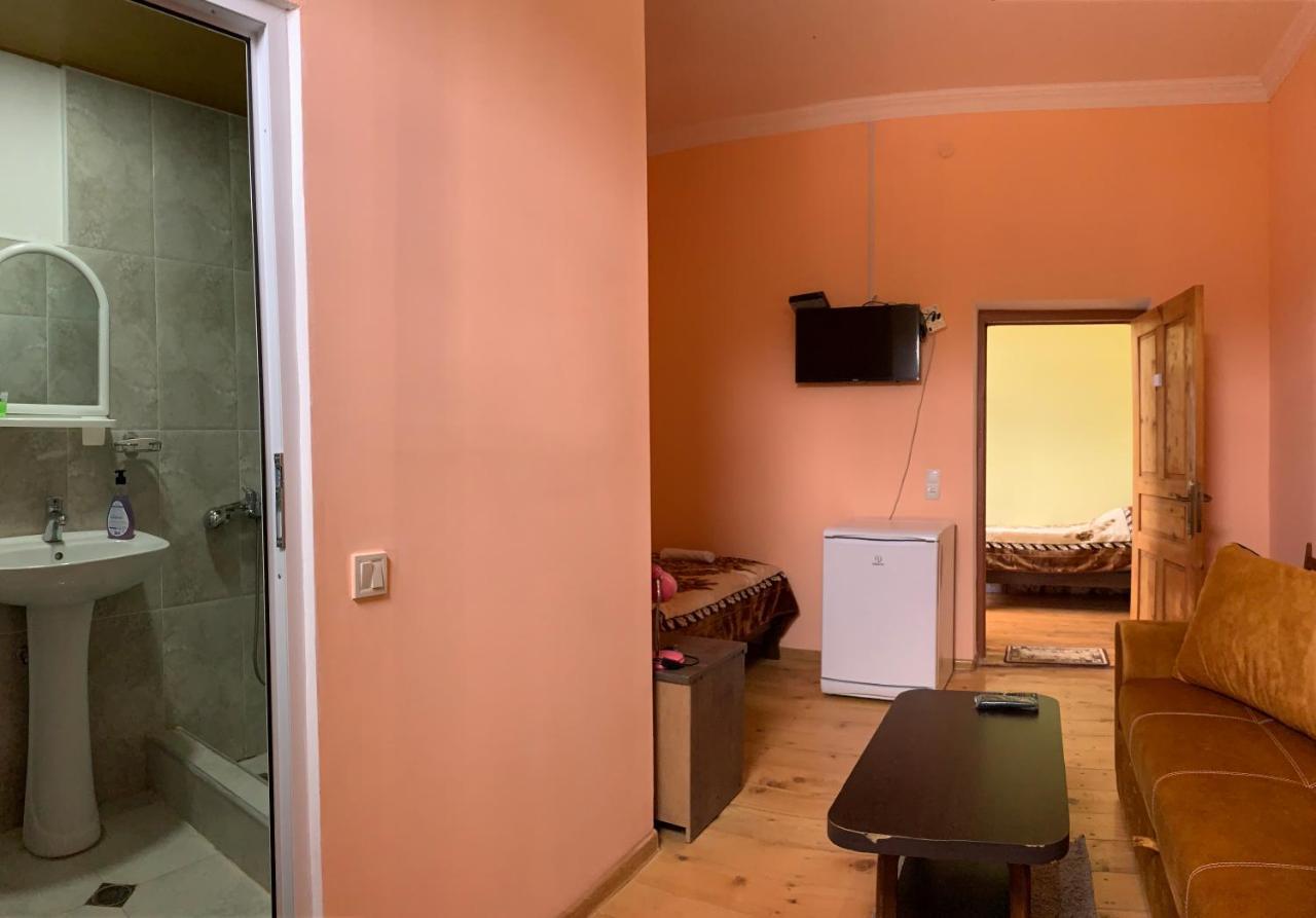 Hotel Kakhaberi Tetritskaro Esterno foto