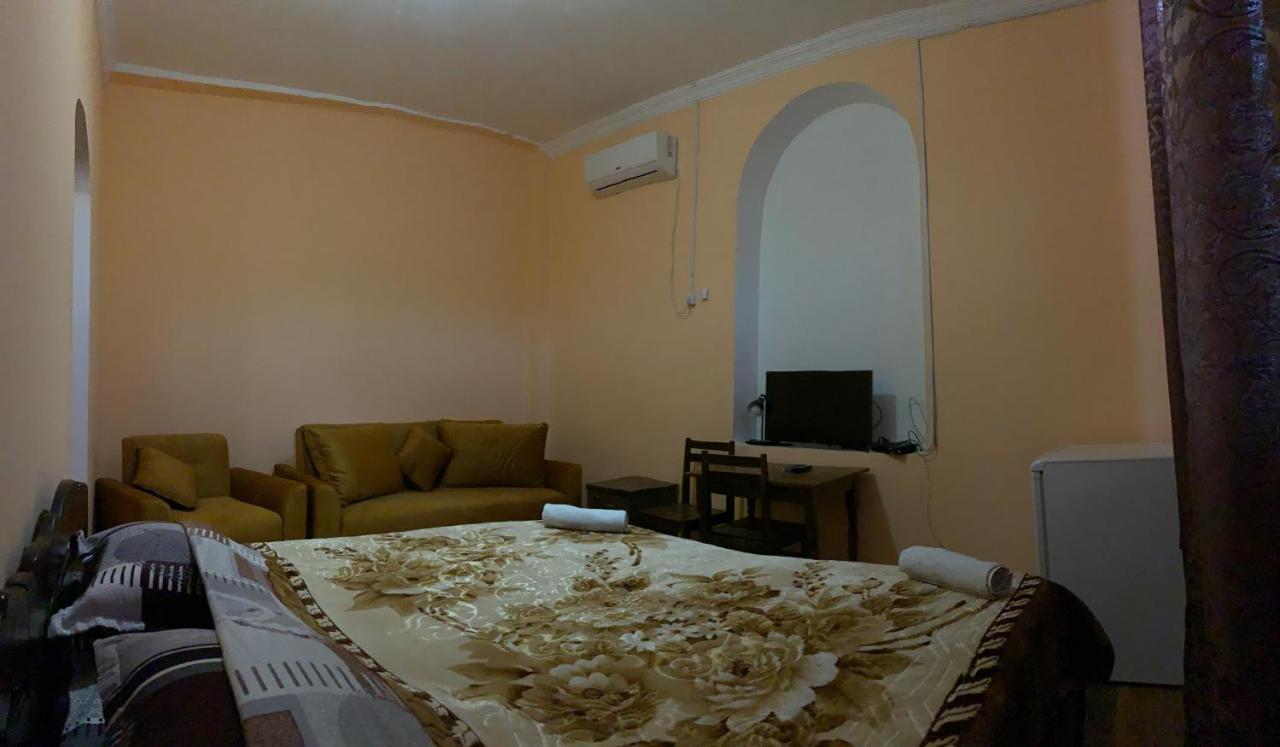 Hotel Kakhaberi Tetritskaro Esterno foto