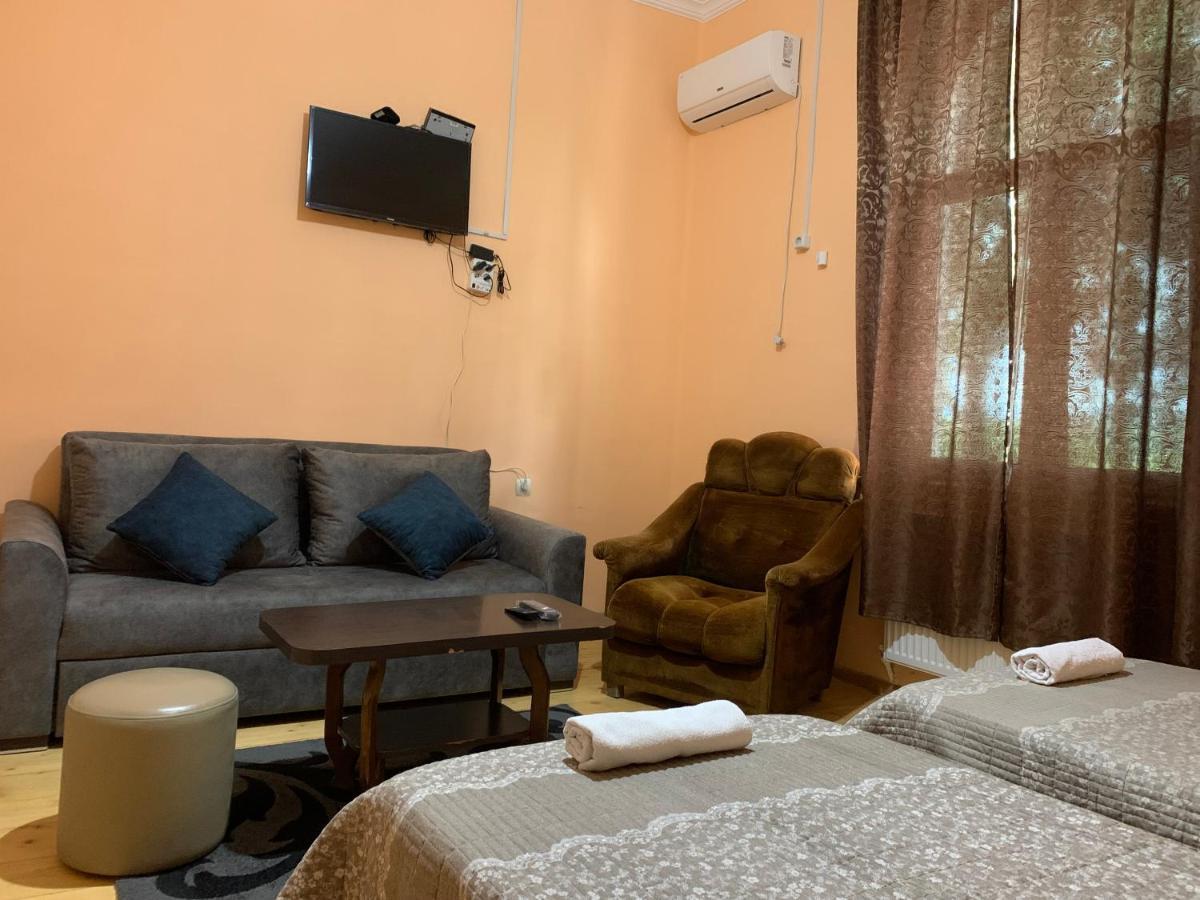 Hotel Kakhaberi Tetritskaro Esterno foto