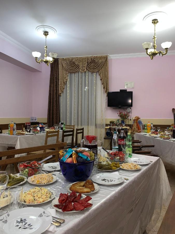 Hotel Kakhaberi Tetritskaro Esterno foto