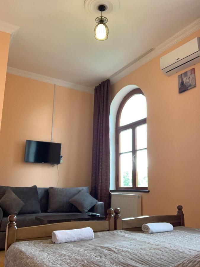 Hotel Kakhaberi Tetritskaro Esterno foto