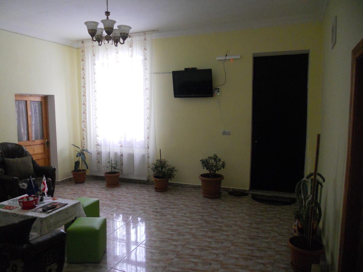 Hotel Kakhaberi Tetritskaro Esterno foto