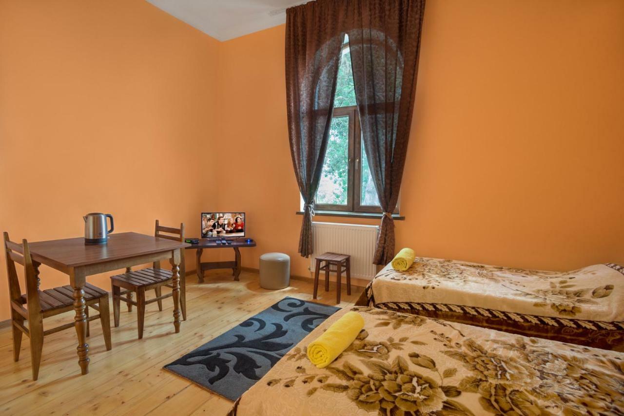 Hotel Kakhaberi Tetritskaro Esterno foto
